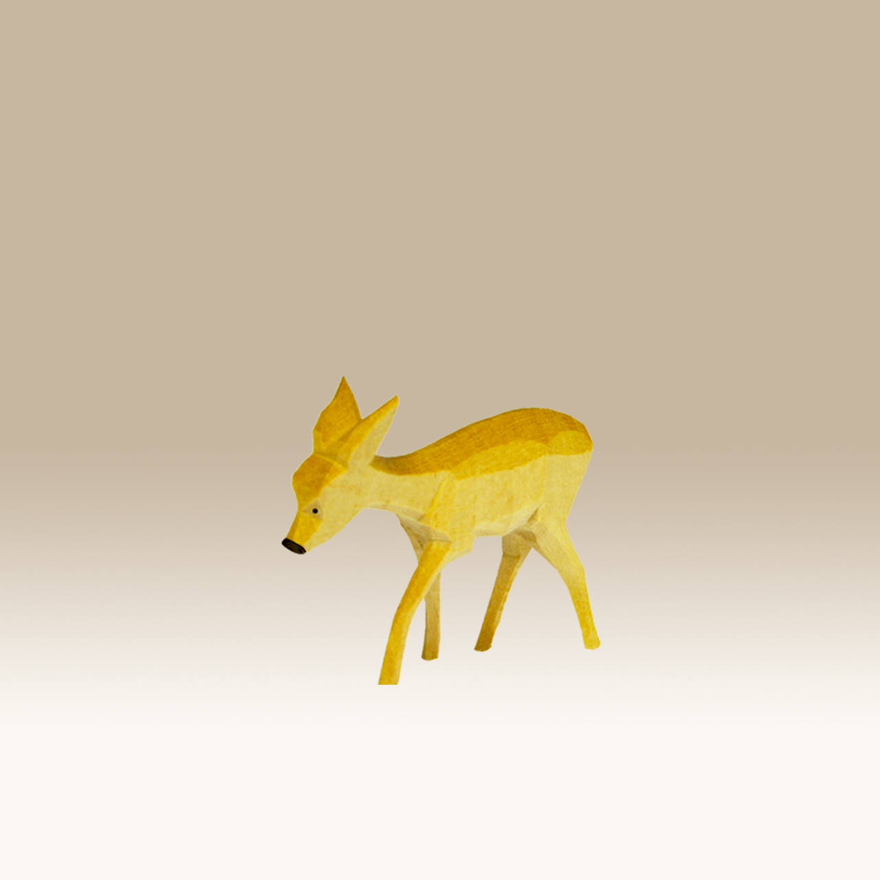 Geschnitztes Reh, ziehend